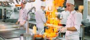 Lee más sobre el artículo El cocinero profesional y su uniforme para la batalla entre fogones
